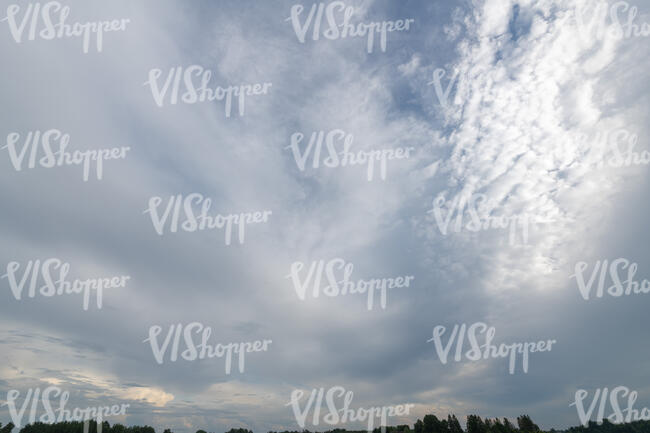 sky overcast with cirrus clouds