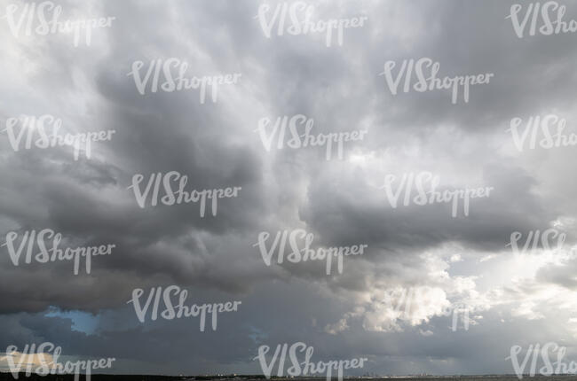 overcast sky with grey clouds